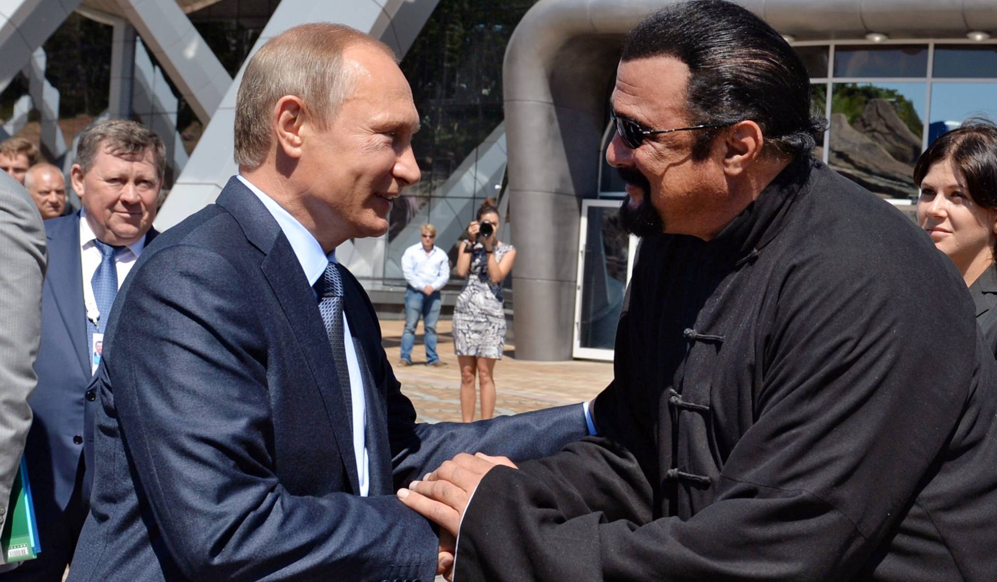 Vladimir Putin y Steven Seagal. Vladimir Putin y Steven Seagal.