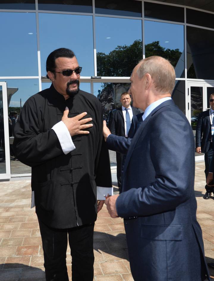 Vladimir Putin, con el actor. Vladimir Putin, con el actor.