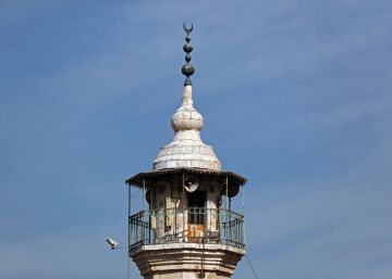 La batalla contra el altavoz del muecín de madrugada