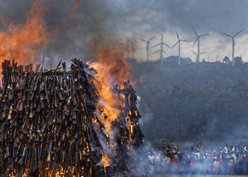 Kenia quema más de 5000 armas de fuego