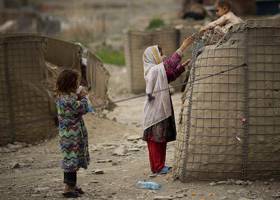 Cada día de conflicto hay más platos vacíos Cada día de conflicto hay más platos vacíos