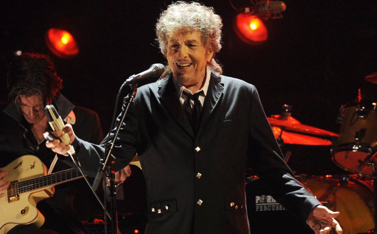 Bob Dylan durante una actuación en Los Ángeles, el 12 de enero de 2012.