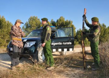 Condenado a cuatro meses por amenazar a dos agentes rurales con un cuchillo Condenado a cuatro meses por amenazar a dos agentes rurales con un cuchillo