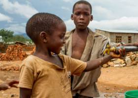 Acceso a saneamiento adecuado: básico, pero no sencillo Acceso a saneamiento adecuado: básico, pero no sencillo