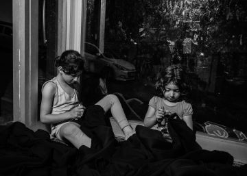 Cosiendo para sobrevivir