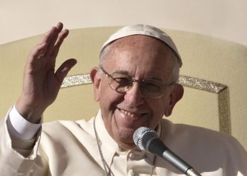 El papa Francisco se dirige a la multitud congregada en la plaza de San Pedro del Vaticano, el pasado miércoles.