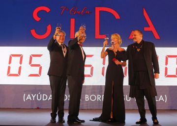 Cuatro fiestas y un funeral