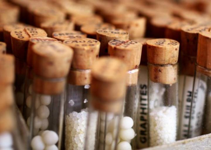 El uso de productos homeopáticos puede matar El uso de productos homeopáticos puede matar