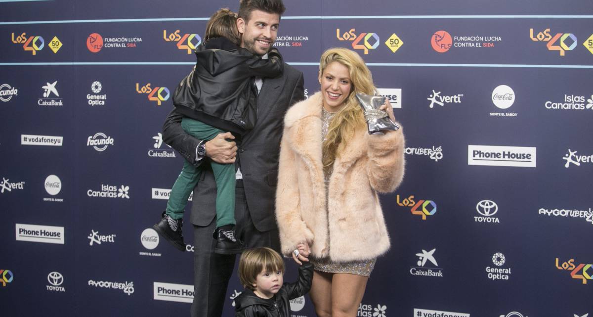 Gerard Piqué, Shakira, Milan y Sasha, en Los 40 Music Awards. Gerard Piqué, Shakira, Milan y Sasha, en Los 40 Music Awards.