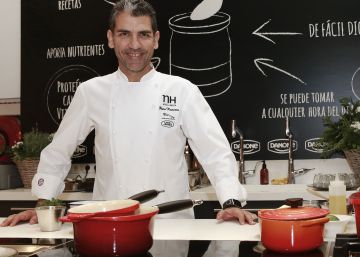 El chef Paco Roncero, durante su 'master class' sobre el yogur. El chef Paco Roncero, durante su 'master class' sobre el yogur.
