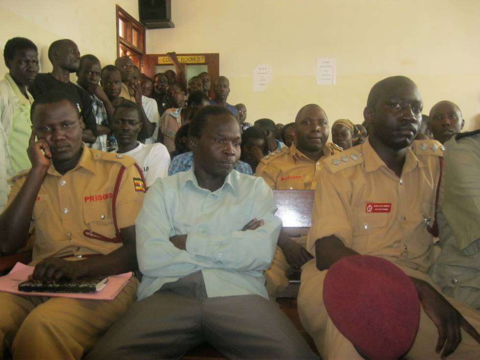 Thomas Kwoleyo ante el tribunal en Kampala.