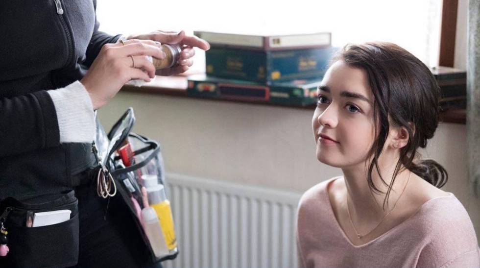 Filtradas unas fotos de Maisie Williams semidesnuda