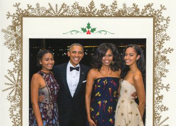 Malia y Sasha Obama brillan en la última postal navideña en la Casa Blanca