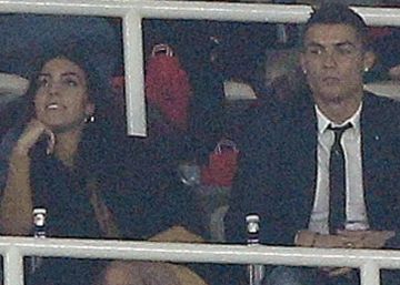 Cristiano Ronaldo, con Georgina Rodríguez y el pequeño Cristiano. Cristiano Ronaldo, con Georgina Rodríguez y el pequeño Cristiano.