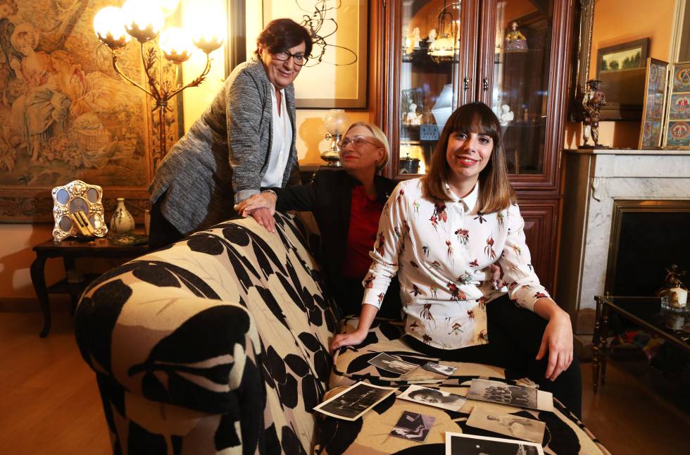 De izquierda a derecha, Ana María y Mariví Navarrete Porta y Estefanía Cortés, hijas y nieta de Mili Porta.