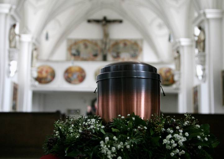 Urna con cenizas en una iglesia de Bernried (Alemania)rn Johannes SimonGetty Imagesrn Urna con cenizas en una iglesia de Bernried (Alemania)rn Johannes SimonGetty Imagesrn