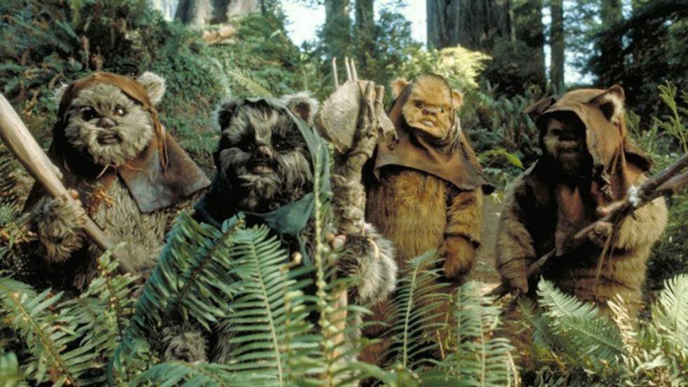 Si descubriste los Ewoks de pequeño, te parecerán adorables. Si no es el caso, probablemente sólo te provoquen vergüenza ajena.