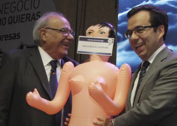 La muñeca hinchable solo apunta a su dueño