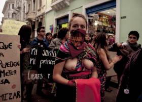 Las mujeres se quieren vivas Las mujeres se quieren vivas