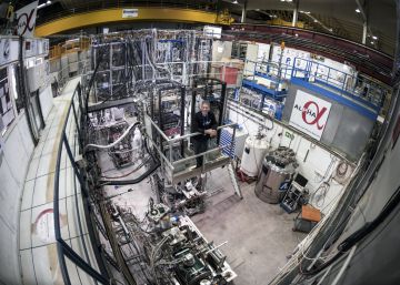 Un experimento dispara un láser contra átomos de antimateria por primera vez