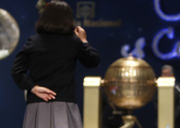 La lotería se nutre
de la costumbre y de la ansiedad La lotería se nutre
de la costumbre y de la ansiedad