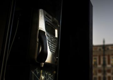 Elogio fúnebre de las cabinas de teléfono