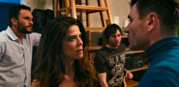 Paco León, Juana Acosta, Alex Brendemülh y Juan Pablo Raba protagonizan '7 años', la nueva película de netflix.