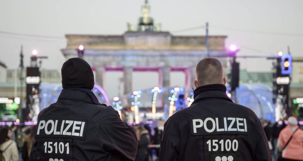 El mundo recibe a 2017 entre fuertes dispositivos por posibles atentados