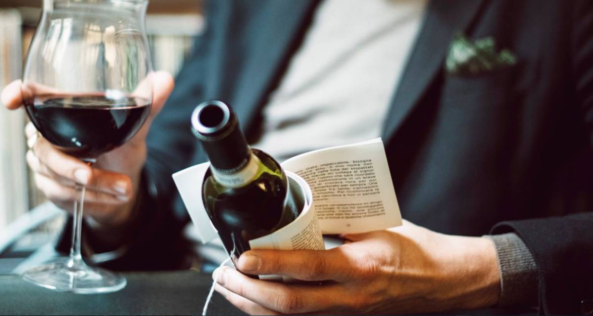 Botellas de vino para amantes de la lectura y cómo combinarlas Botellas de vino para amantes de la lectura y cómo combinarlas