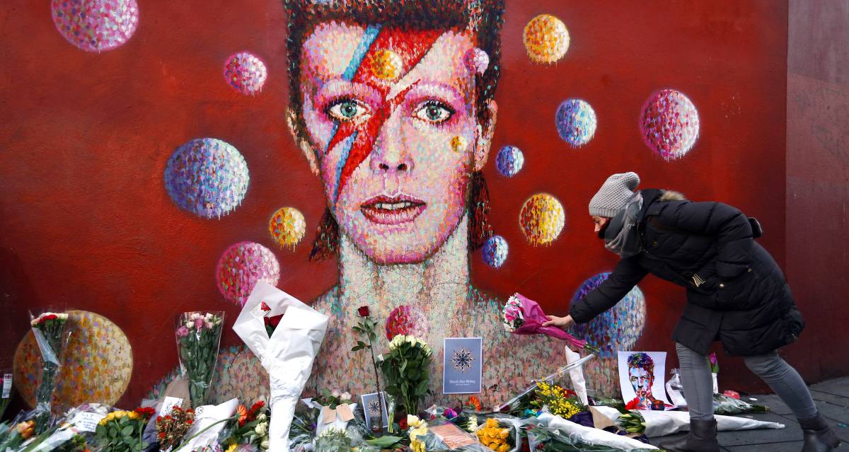 Un año sin David Bowie en ocho fotos que encogen el corazón Un año sin David Bowie en ocho fotos que encogen el corazón