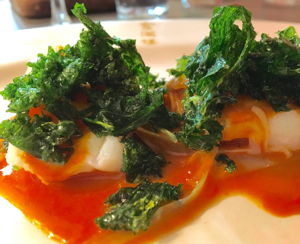 VENTRESCA DE PESCADO CON SALSA DE FERMENTO ROJO  CAPEL