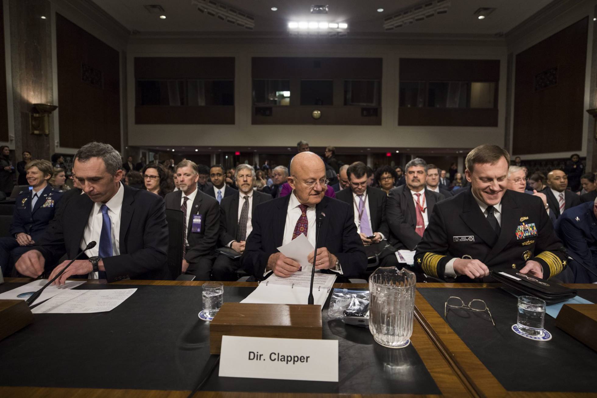 Altos cargos de seguridad nacional e inteligencia testifican en Senado de EEUU sobre los ciberataques rusos durante la campaña presidencial. Altos cargos de seguridad nacional e inteligencia testifican en Senado de EEUU sobre los ciberataques rusos durante la campaña presidencial.