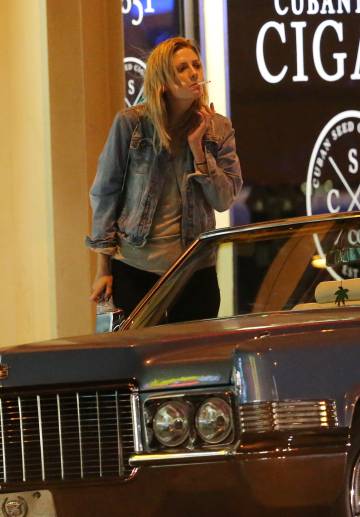 Mischa Barton, en una calle de Los Ángeles.