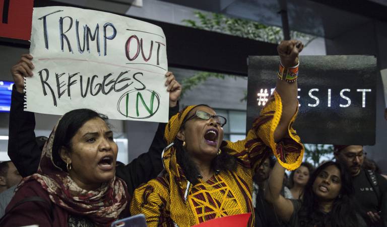 Protestas contra Trump en el aeropuerto de San Francisco, este domingo. Protestas contra Trump en el aeropuerto de San Francisco, este domingo.