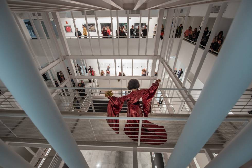 Imagen de una performance en la inauguración de