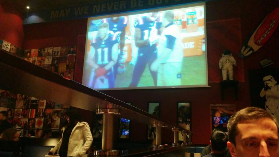 Hablamos con gente que no ha dormido por ver la Super Bowl Hablamos con gente que no ha dormido por ver la Super Bowl