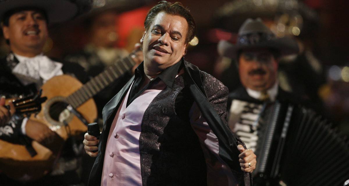 Juan Gabriel, en un concierto en 2009. Juan Gabriel, en un concierto en 2009.