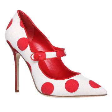 Los ‘stilettos’ de Manolo Blahnik celebran en Milán su 45º aniversario
