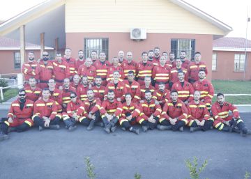 Emocionante despedida de Chile a los bomberos españoles Emocionante despedida de Chile a los bomberos españoles
