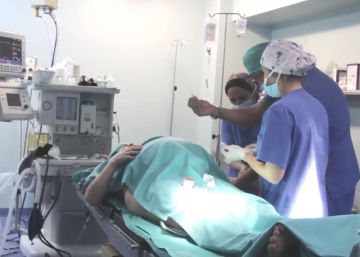 Una mujer de 64 años da a luz por cesárea a gemelos tras una fecundación ‘in vitro’