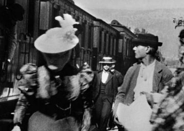 Dois cientistas guardam um filme dos irmãos Lumière, de 1895, em uma molécula de DNA