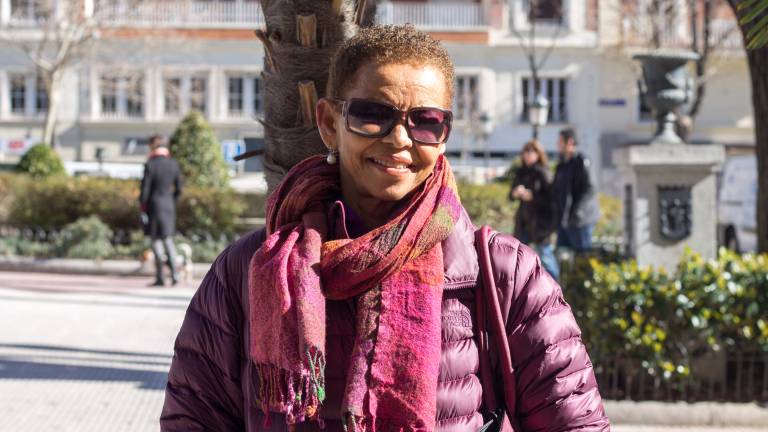 La mujer que salvó de la mutilación genital a miles de niñas bajo un árbol La mujer que salvó de la mutilación genital a miles de niñas bajo un árbol
