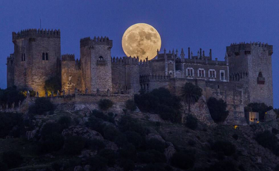 Superluna de Noviembre de 2016. EXIF: 640 ISO 1200 f8.