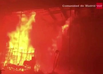 Así fue el incendio que destruyó uno de los platós de ‘Acacias 38’ Así fue el incendio que destruyó uno de los platós de ‘Acacias 38’