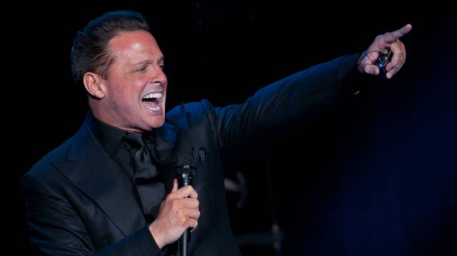 Luis Miguel en el Arena México en 2012.