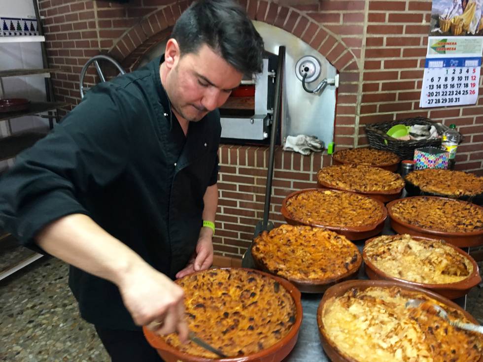 ROMPIENDO LAS COSTRAS DESPUÉS DE DOS HORAS DE HORNO CAPEL