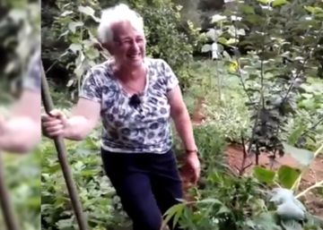 La divertida reacción de dos gallegas al toparse con marihuana en su huerto La divertida reacción de dos gallegas al toparse con marihuana en su huerto
