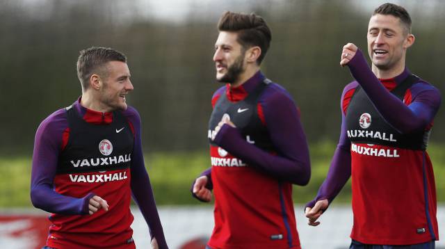 Vardy, Lallana y Cahill, en la sesión de ayer de Inglaterra.