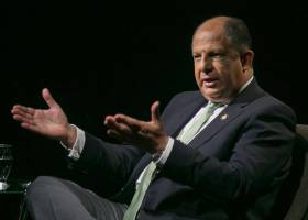 Ser pobre en el país más feliz de América Latina