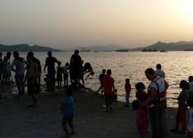 Cómo los países pobres pagan el gasto de los refugiados